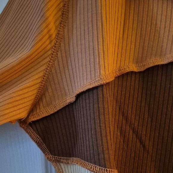 💲1️⃣0️⃣ BundledRib Knit Top Colorblock Long Sleeve Exposed Seams Y2K Trend Sz M - Picture 6 of 9